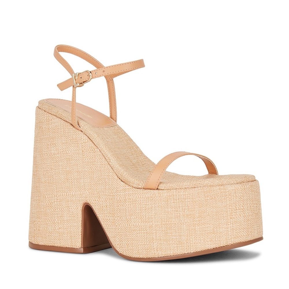 Larroude Wanda Platform Woven Sandals in Tan Leather and Raffia.